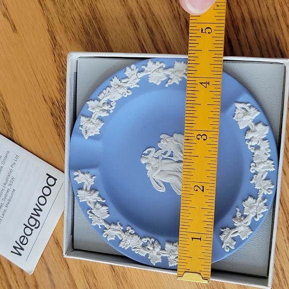 WEDGWOOD Jasperware - Picture 3 of 4